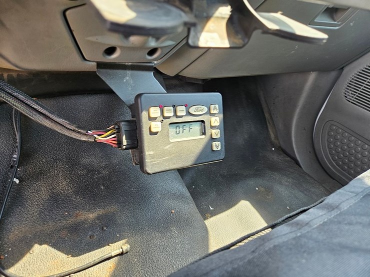 2003-ford-f550-image-33