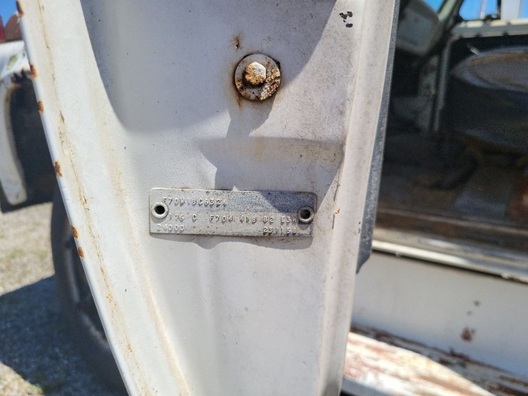 ford-f700-image-34