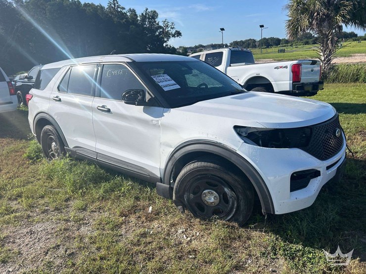 2020-ford-explorer-image-2