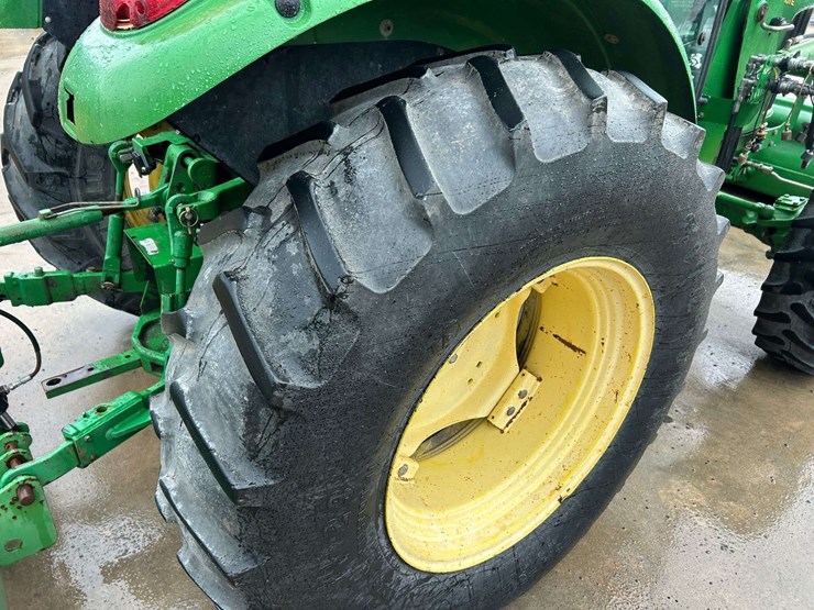 2012-john-deere-5101e-image-32