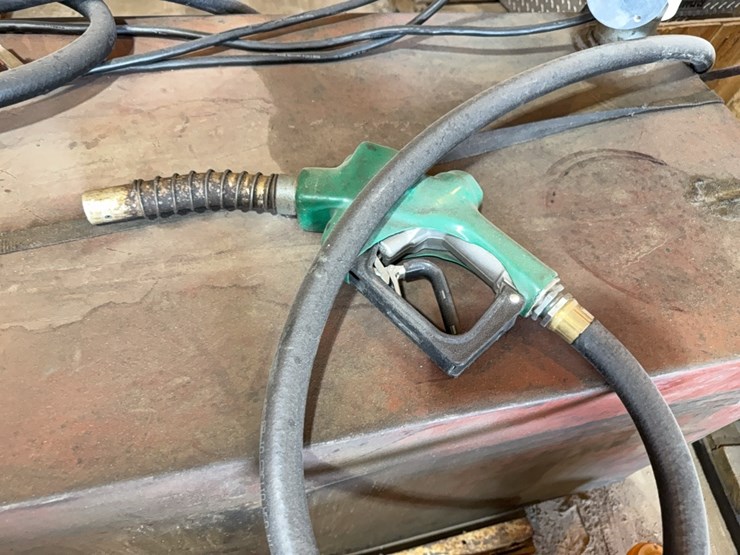 100-gal-fuel-tank-w/-pump-image-3