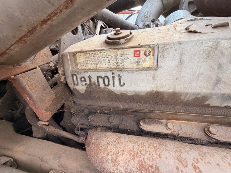 1980-peterbilt-grain-truck-image-19