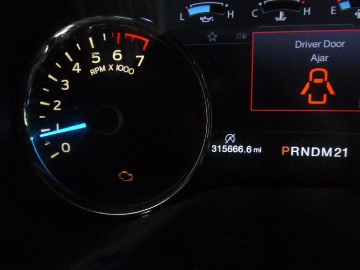 2016-ford-f150-image-15