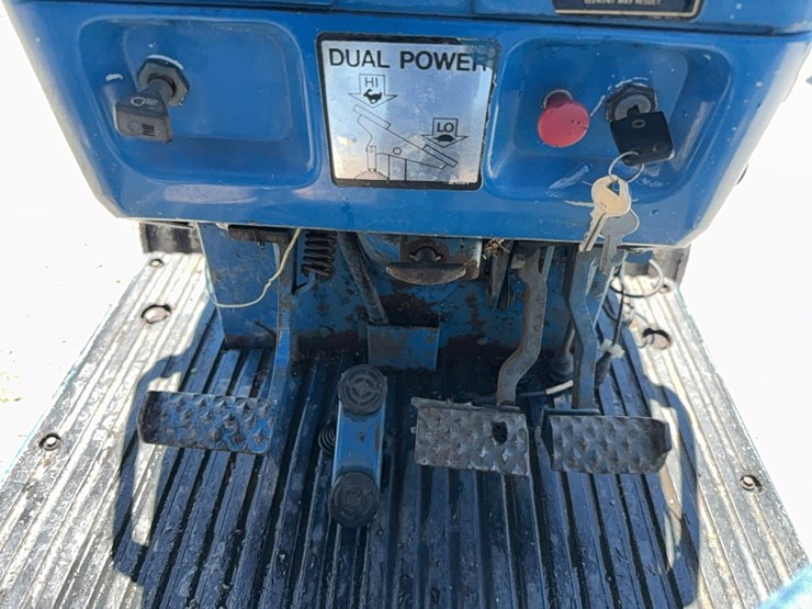 1980-ford-7700-image-32