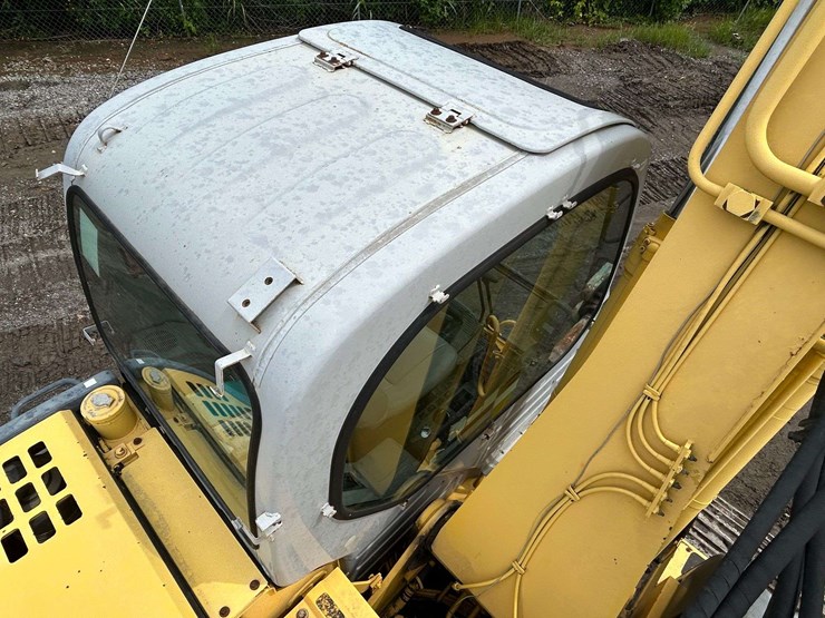 2003-kobelco-sk135sr-lc-image-25