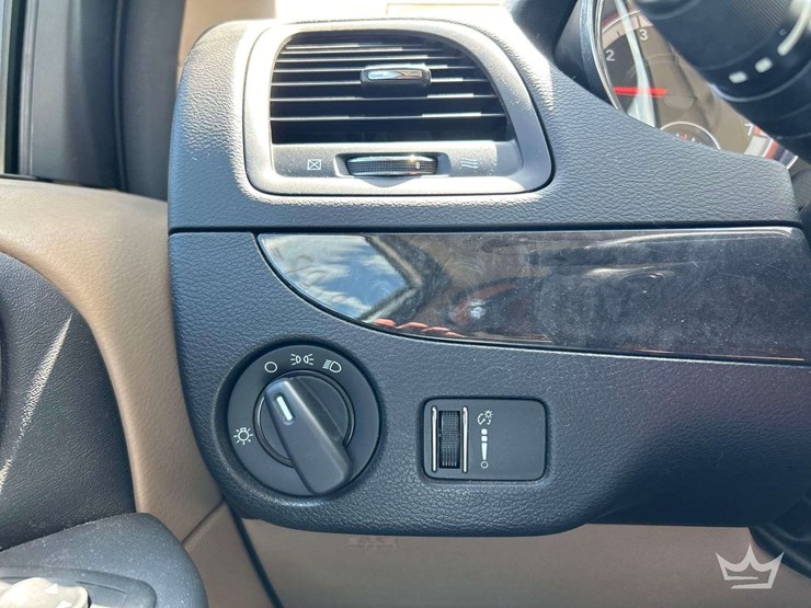 2014-dodge-caravan-image-15