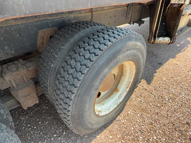 1995-ford-l9000-image-62
