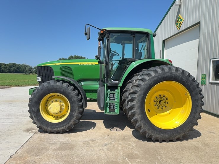 john-deere-7520-image-4