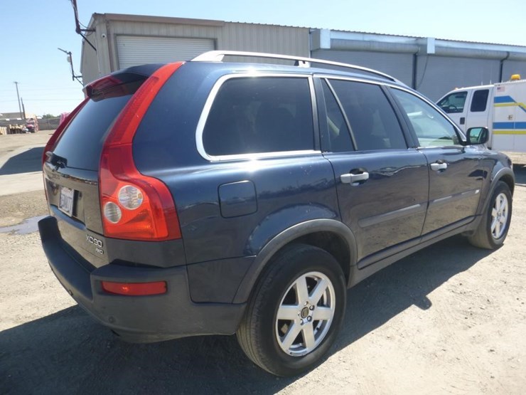 2004-volvo-xc90-image-3