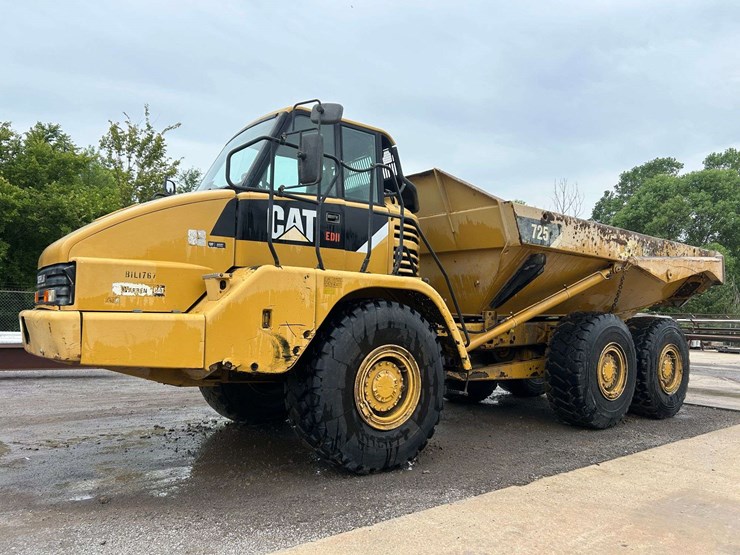 2008-caterpillar-725-image-1