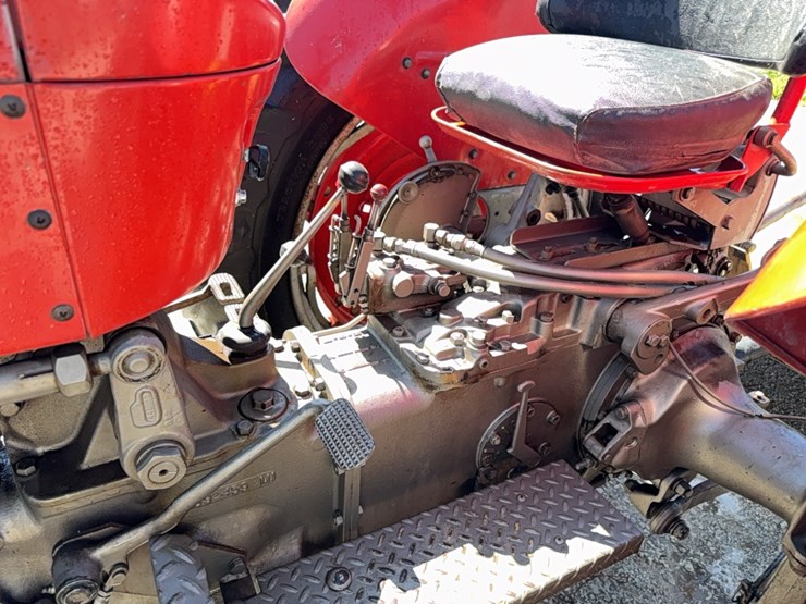 massey-ferguson-65-image-21