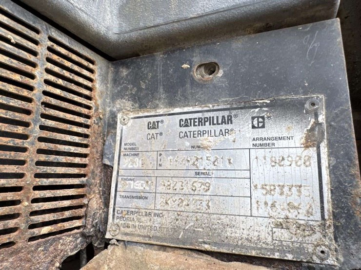 caterpillar-928g-image-28