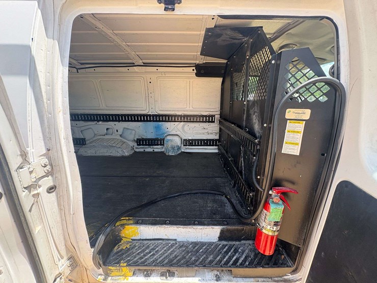 2013-utility-van-image-23