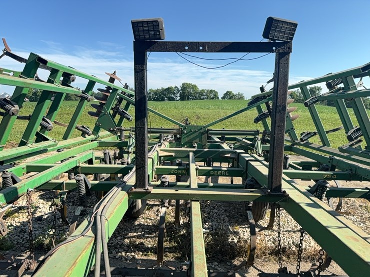 john-deere-724-image-9