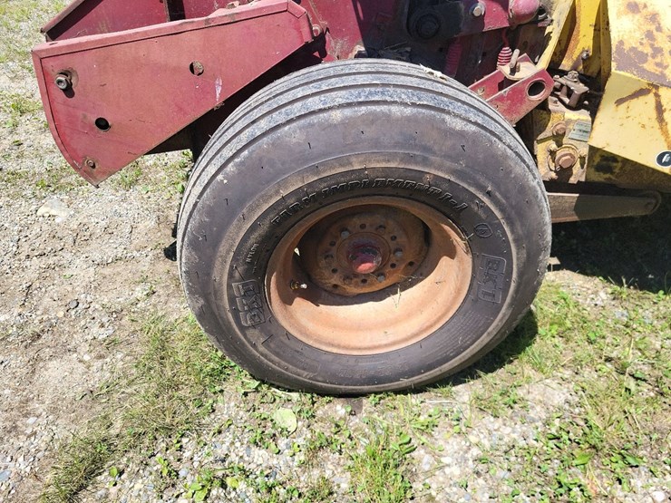 new-holland-890-image-25