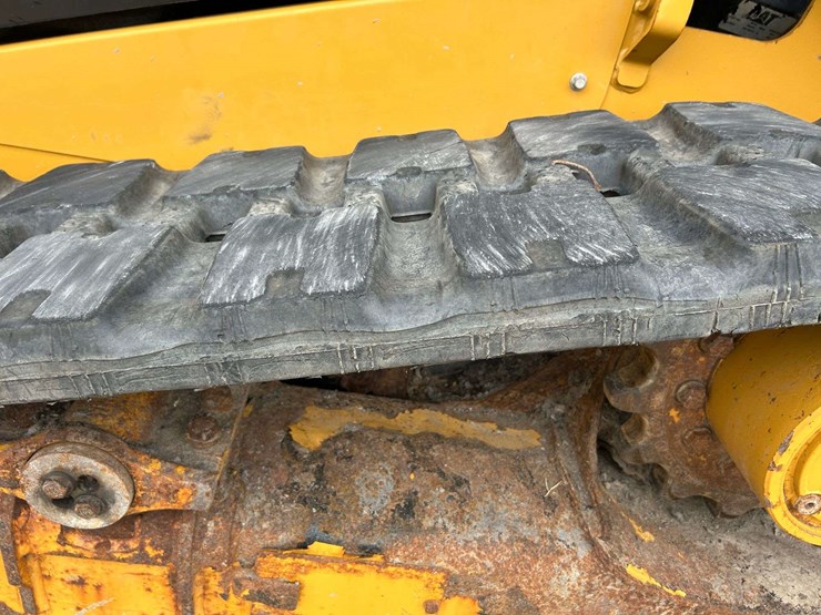 2015-caterpillar-259d-image-18