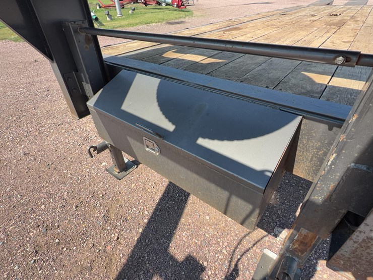 2013-big-tex-gooseneck-trailer-image-18