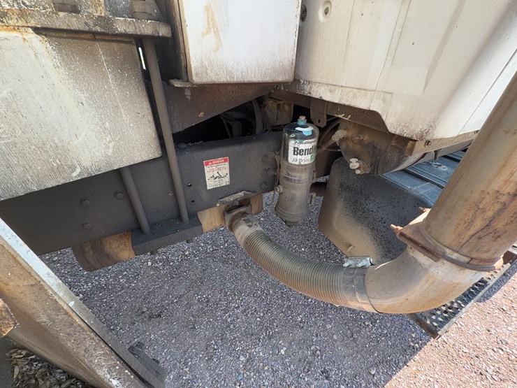 1995-ford-l9000-image-31