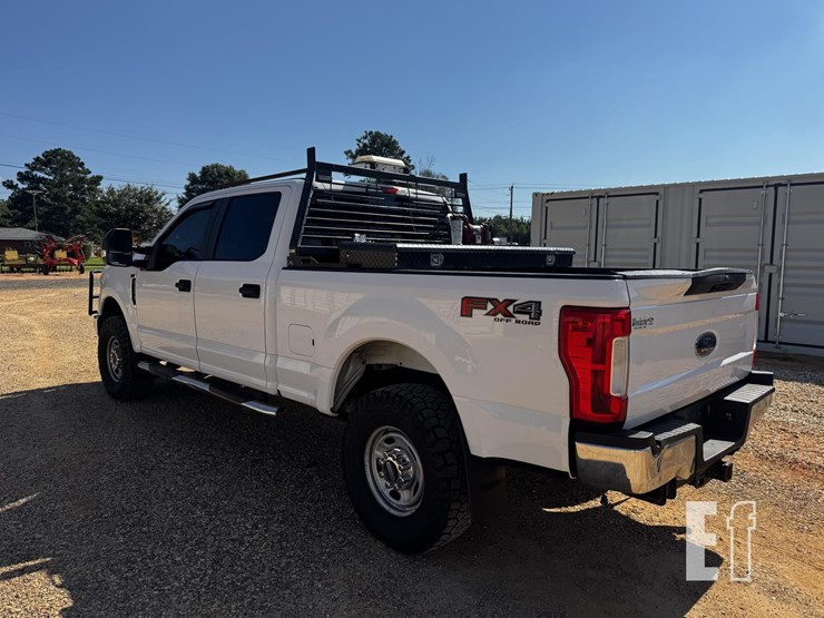 2019-ford-f250-xl-image-3