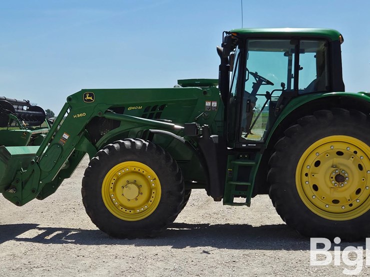 2014-john-deere-6140m-image-8
