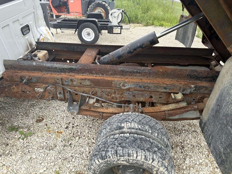 2005-ford-f350-image-12