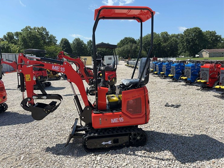 2026-miva-me15-mini-excavator-image-2
