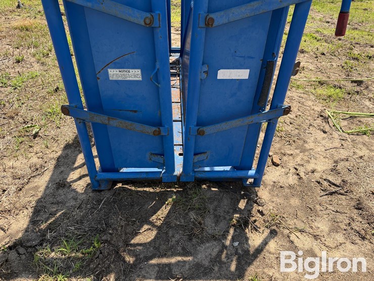 priefert-squeeze-chute-image-14