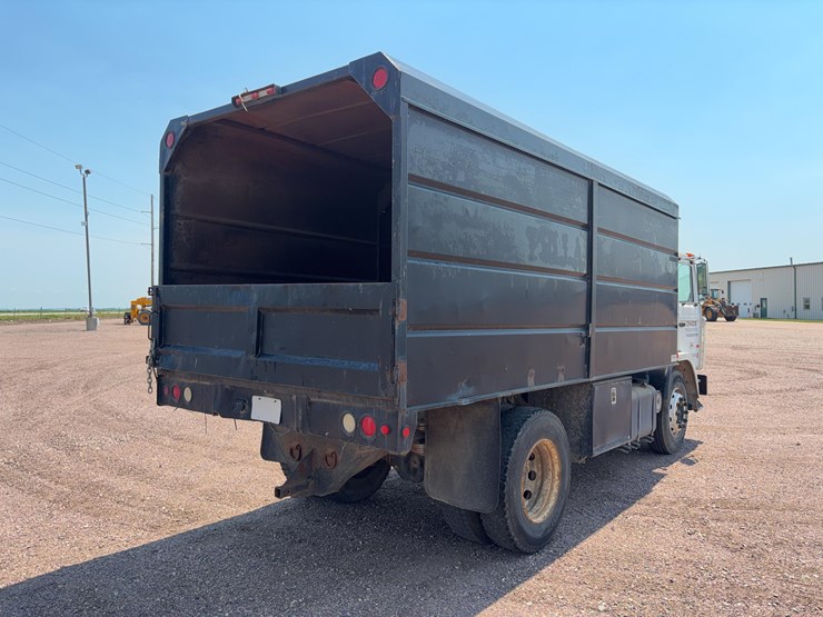 1997-mack-ms200p-dump-truck-image-5