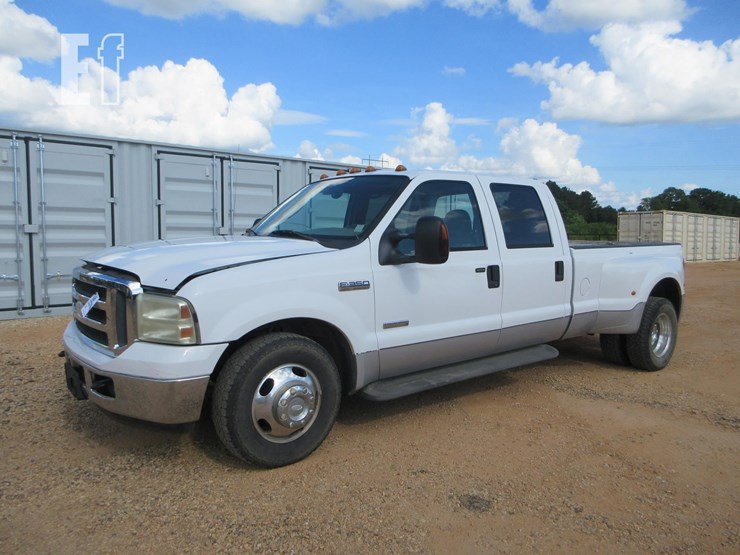 2005-ford-f350-sd-lariat-image-1