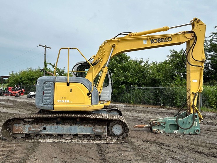 2003-kobelco-sk135sr-lc-image-4