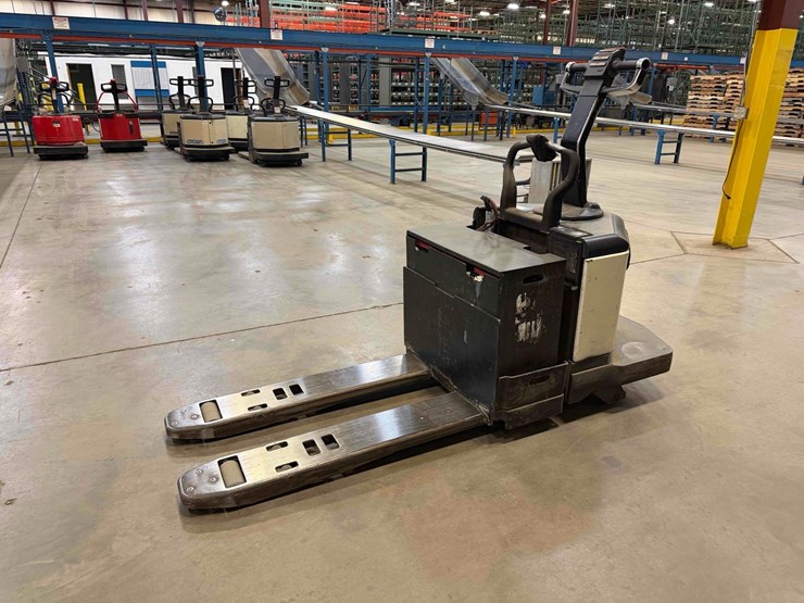 electric-pallet-jack-image-3