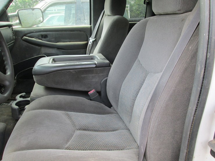 2006-chevrolet-2500hd-image-23
