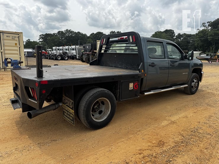 2012-chevrolet-3500-image-4