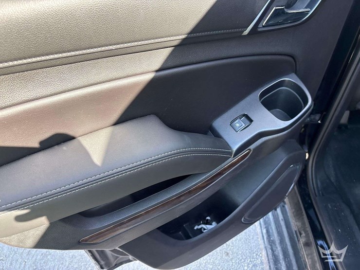 2018-chevrolet-tahoe-image-18