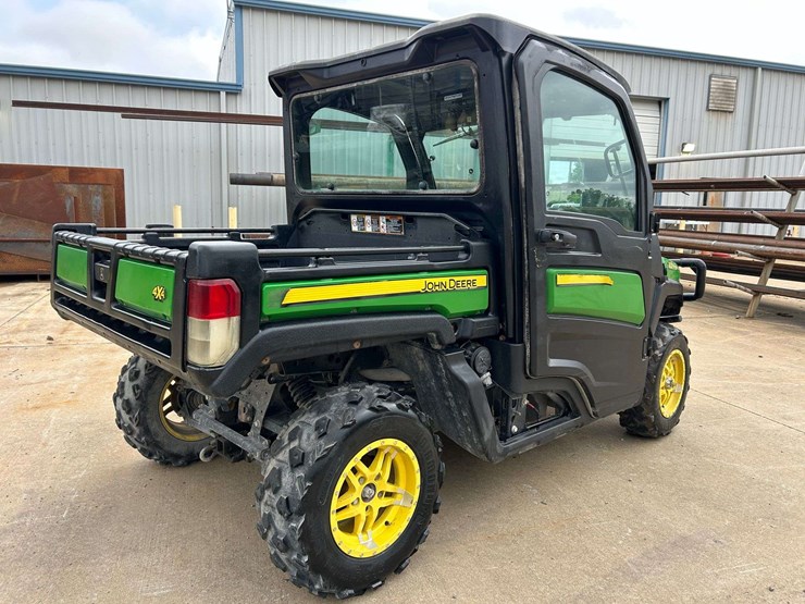 2019-john-deere-gator-image-6