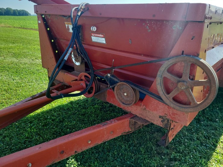 new-holland-195-image-12