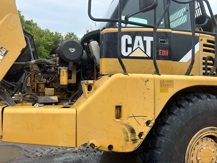 2008-caterpillar-725-image-54