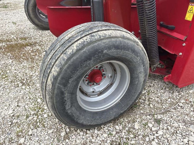 massey-ferguson-1366-image-10