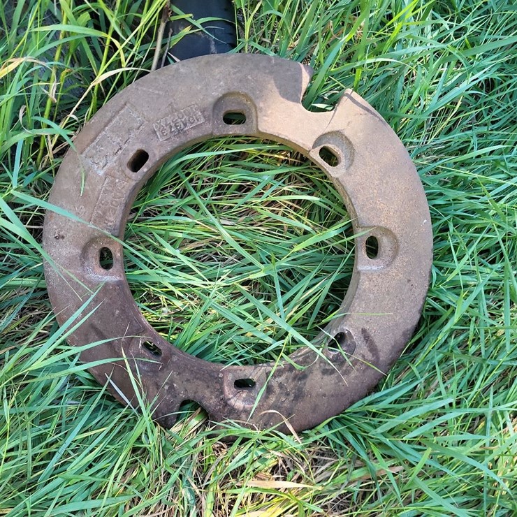 (1) Minneapolis Moline Wheel Weight