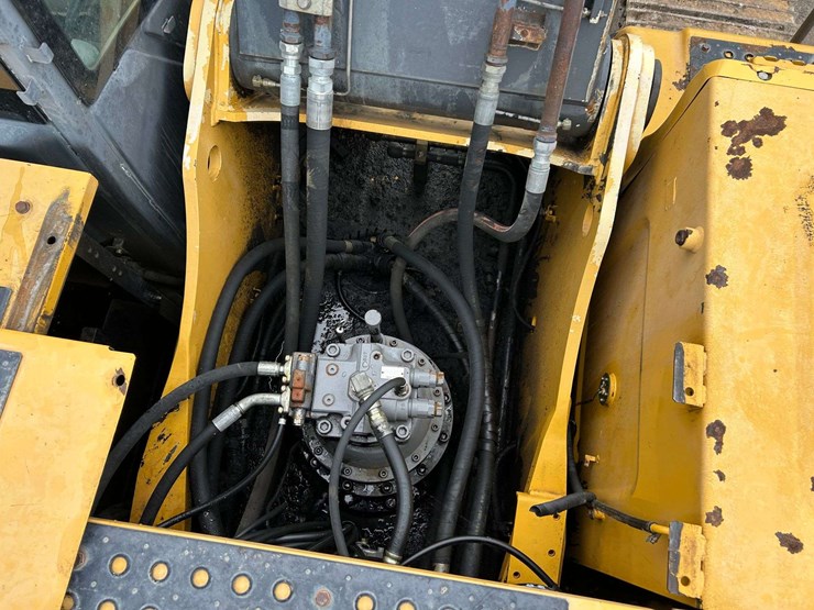 2006-deere-350d-lc-image-34