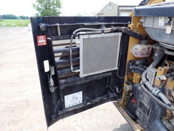 2019-caterpillar-236d-skid-steer-cat0236dlbgz05393-image-48