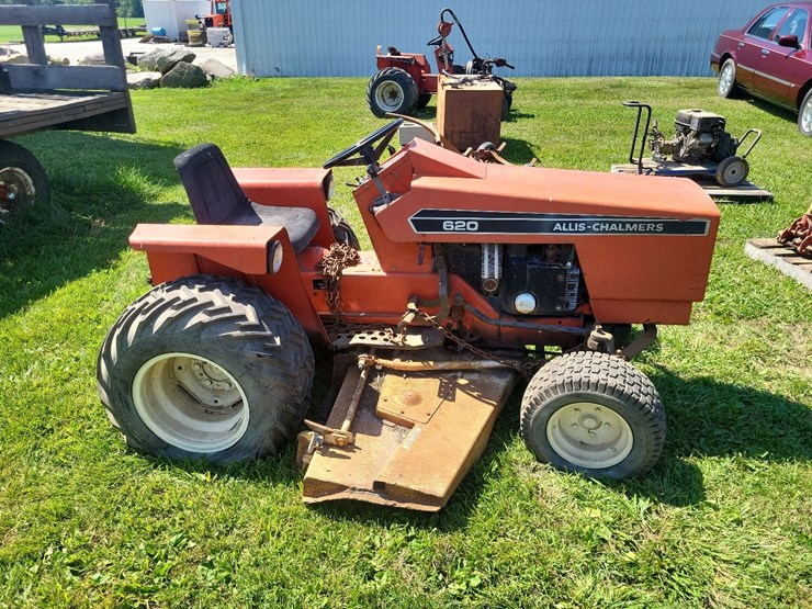 allis-chalmers-620-garden-tractor-w/mower-deck-image-2