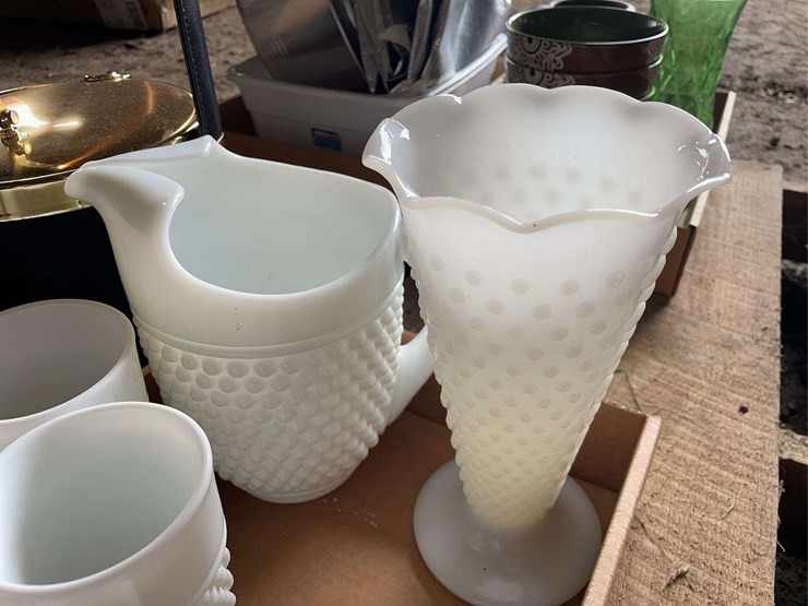 barware-collection-including-ice-bucket,-milk-glass,-and-assorted-drink-stirrers-image-5