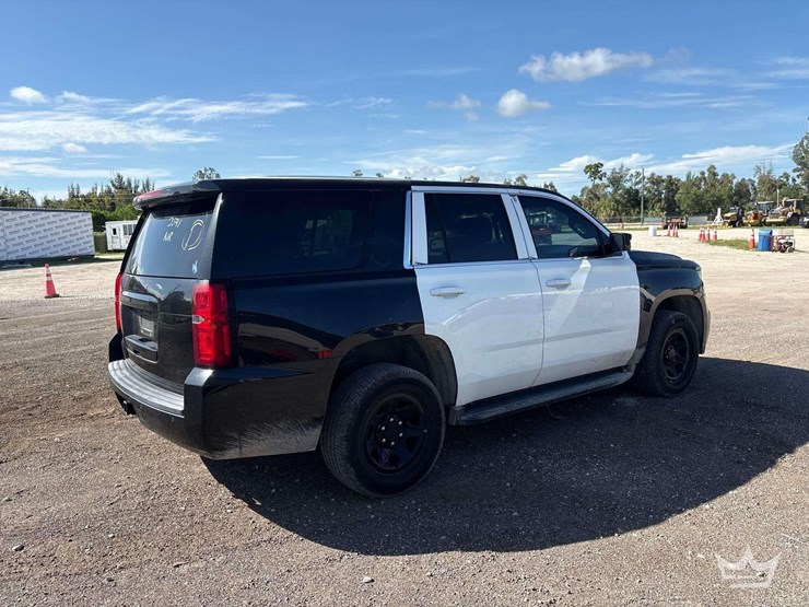 2015-chevrolet-tahoe-image-4