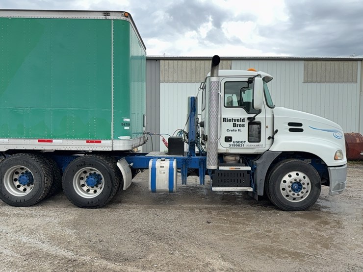 2012-mack-cxu613-image-5
