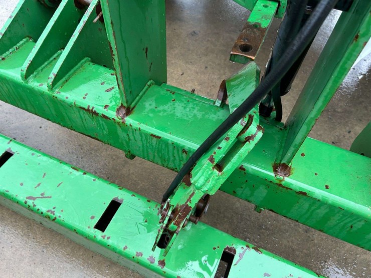 2012-john-deere-5101e-image-57