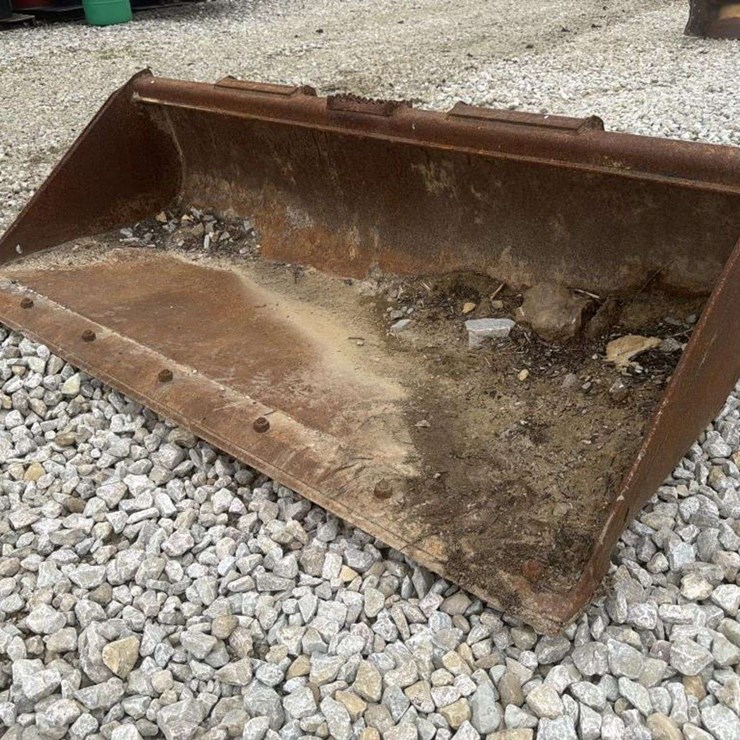 John Deere C76 Quick Attach Bucket