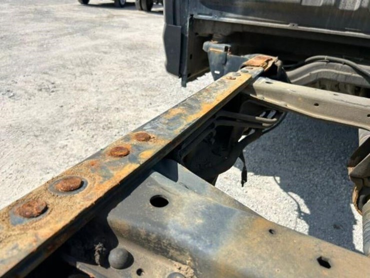 2016-ford-f550-xl-image-30