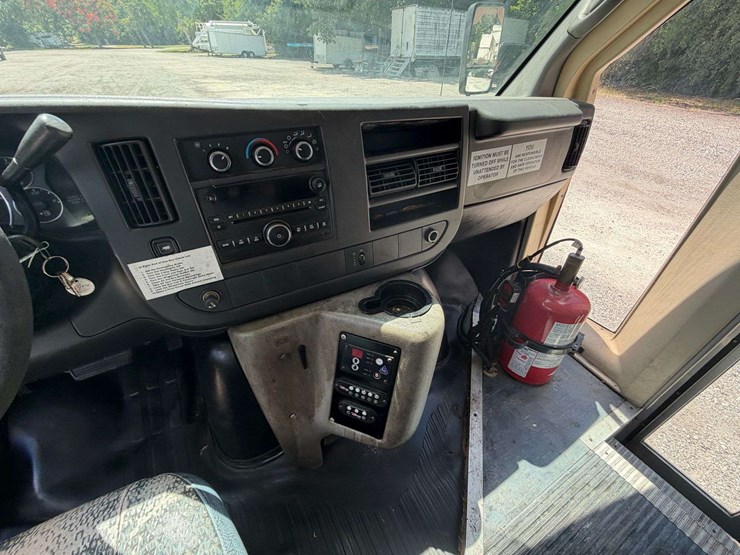2009-gmc-3500-image-10