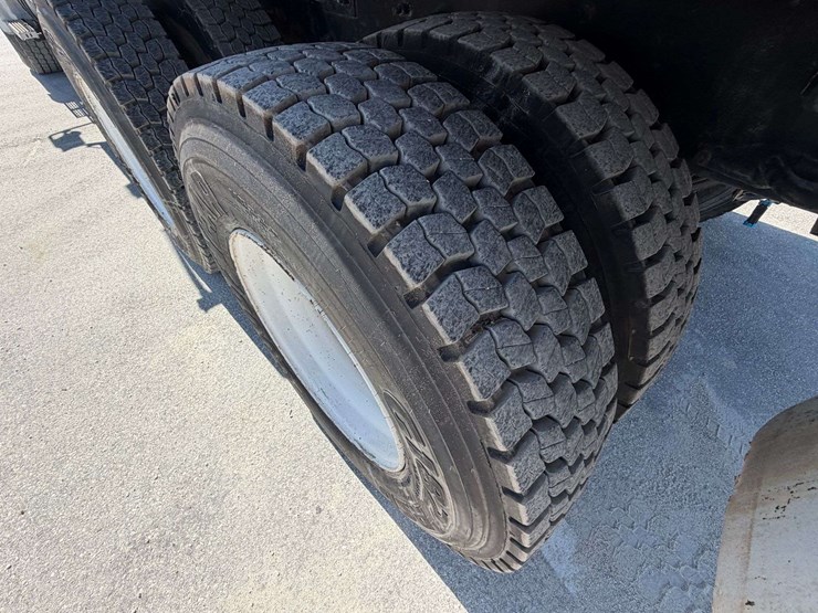2006-mack-granite-ct713-image-46